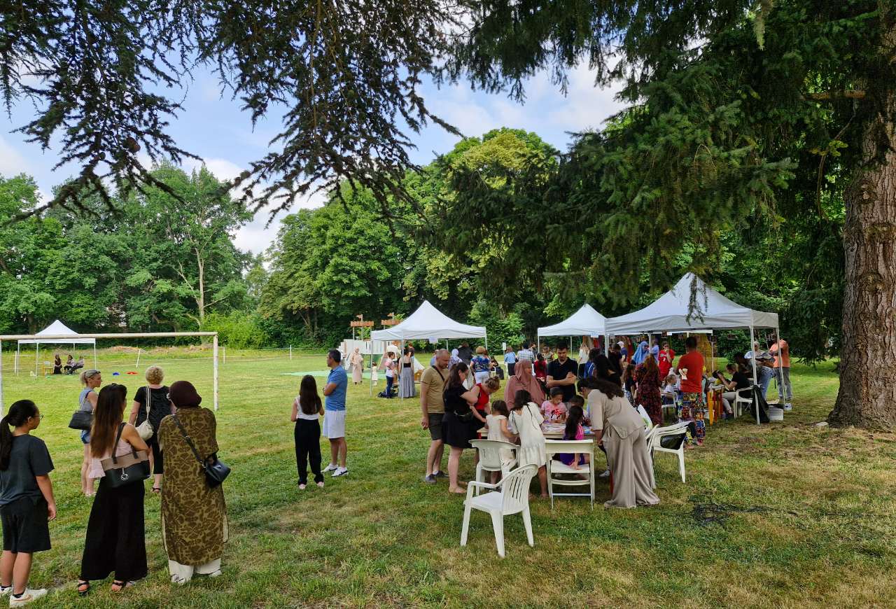 Fête de fin d’année scolaire au Pôle Surdité Léopold de l'Essonne.
