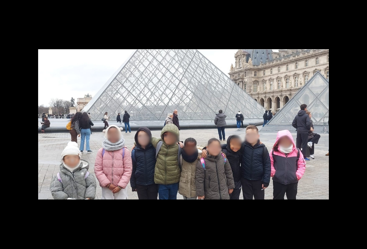 Sortie au Louvre pour les enfants de l'IDA (SEES)